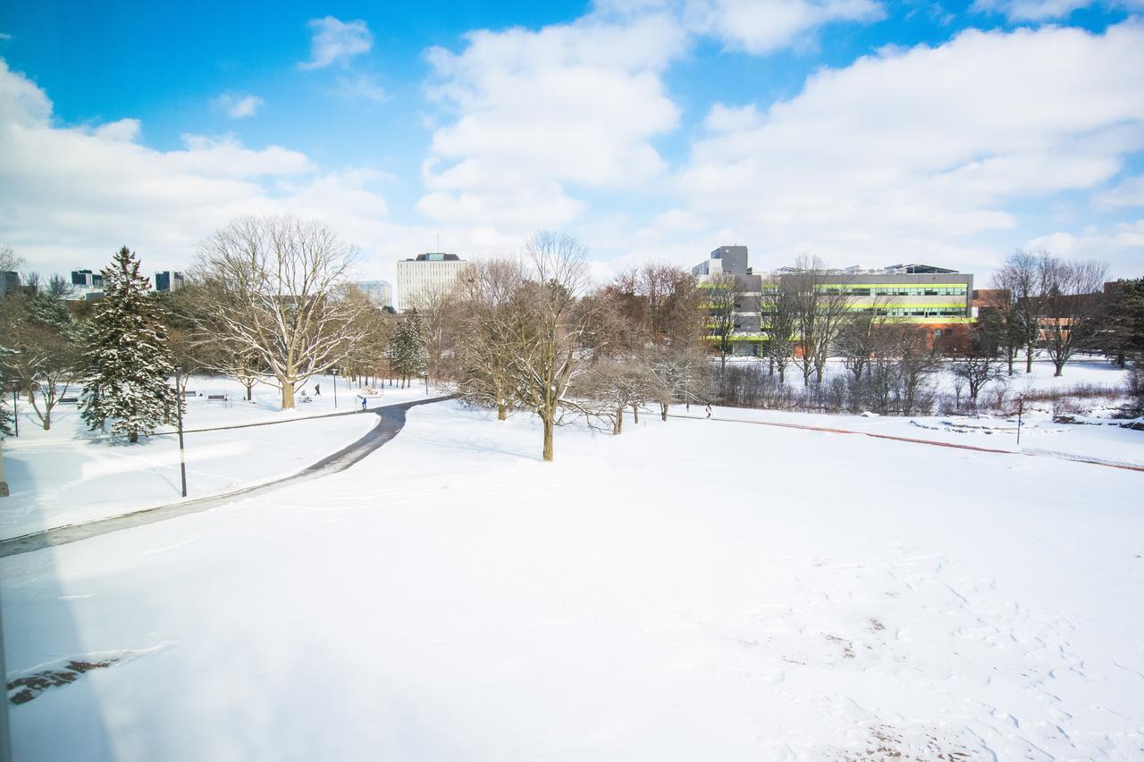 Апарт отель United College Ватерлоо Экстерьер фото